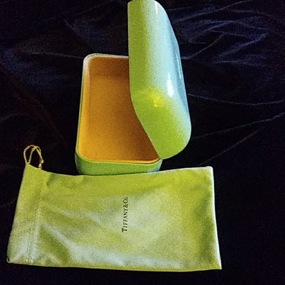 Tiffany & co XL Sunglasses case and dust bag - Picture 4 of 4